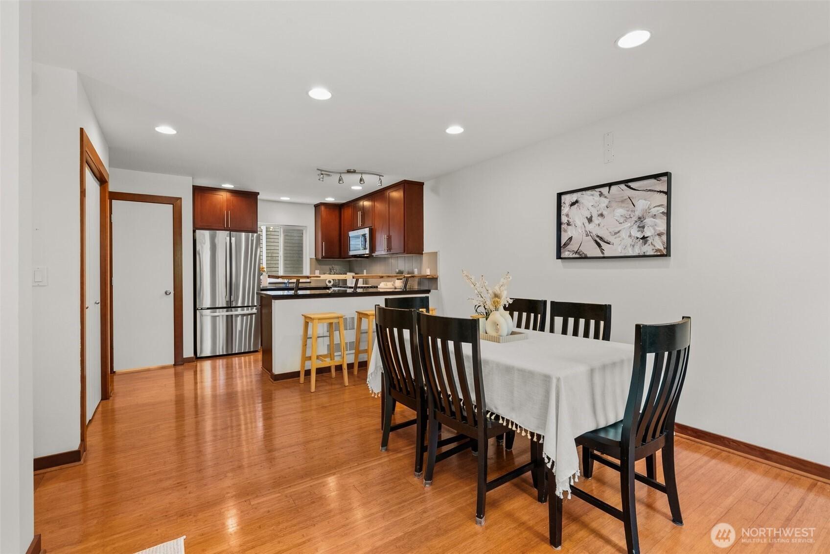 SEATTLE, Washington, 98105, United States, 3 Bedrooms Bedrooms, ,3 BathroomsBathrooms,Residential,For Sale,1875304