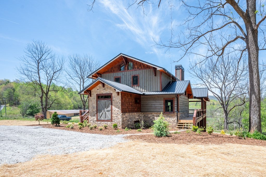 Blue Ridge, Georgia, 30513, United States, 4 Bedrooms Bedrooms, ,4 BathroomsBathrooms,Residential,For Sale,1804354