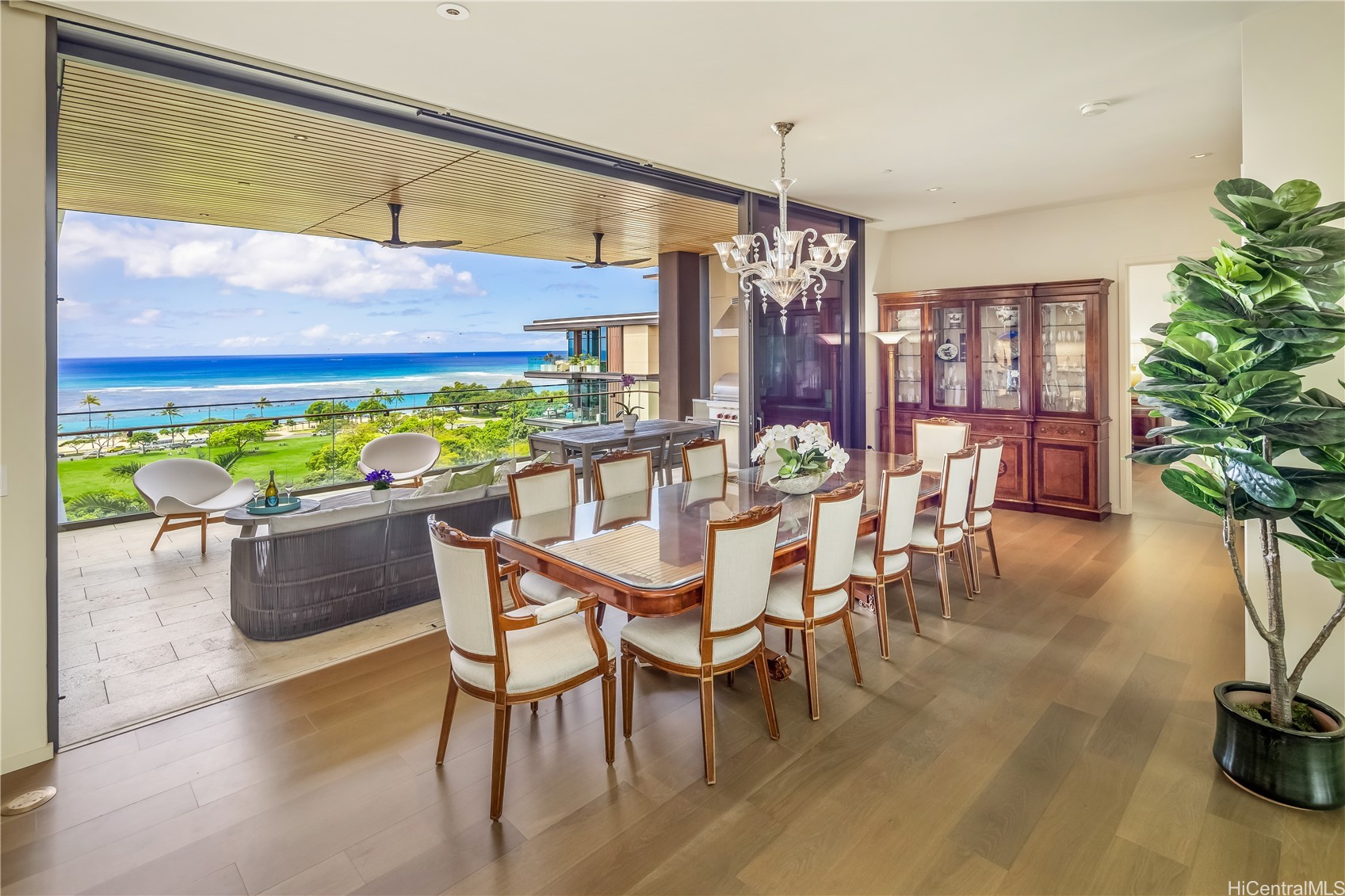 Honolulu, Hawaii, 96814, United States, 3 Bedrooms Bedrooms, ,4 BathroomsBathrooms,Residential,For Sale,1991765