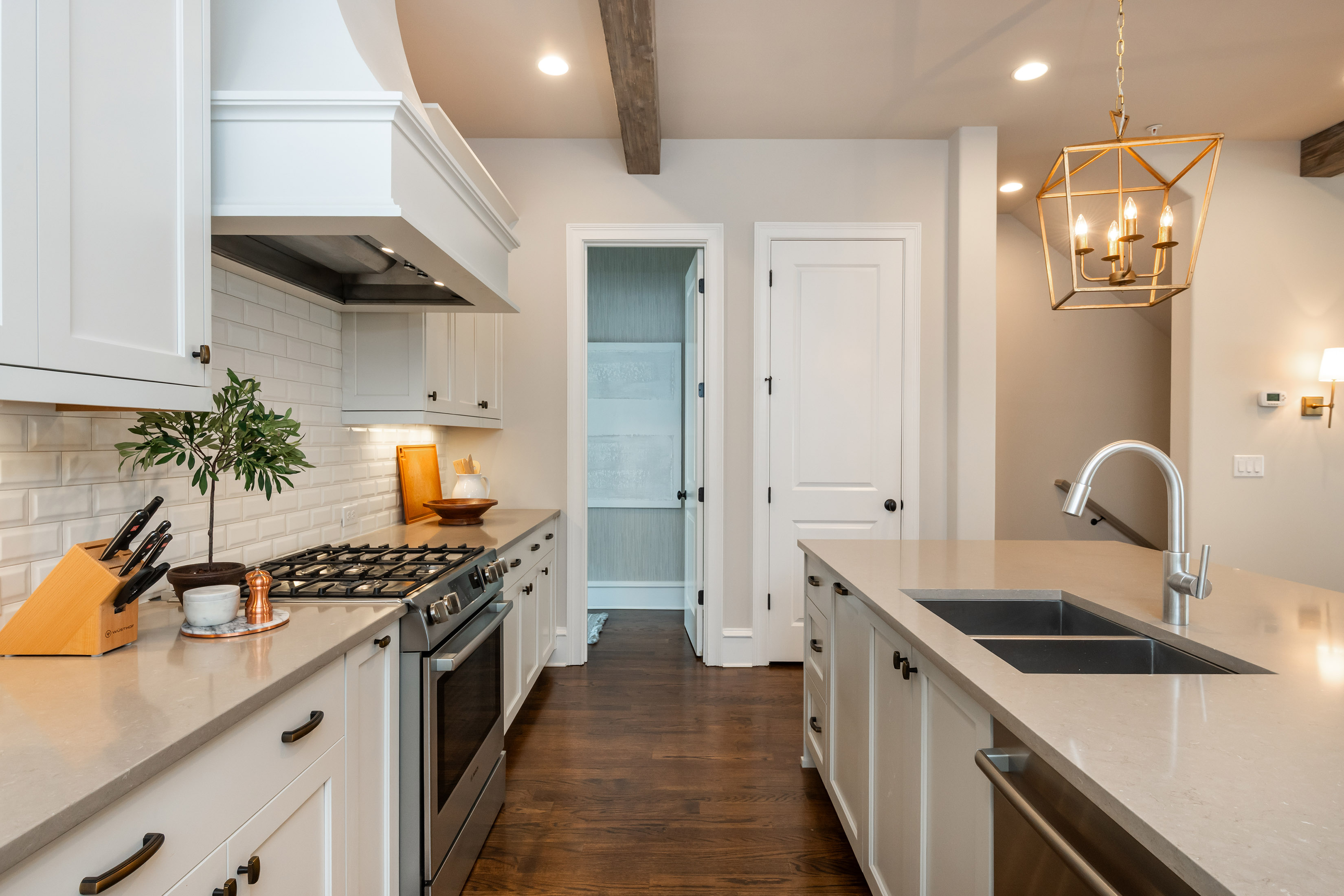 Stunning End-Unit Townhome in Avalon - 物件實景