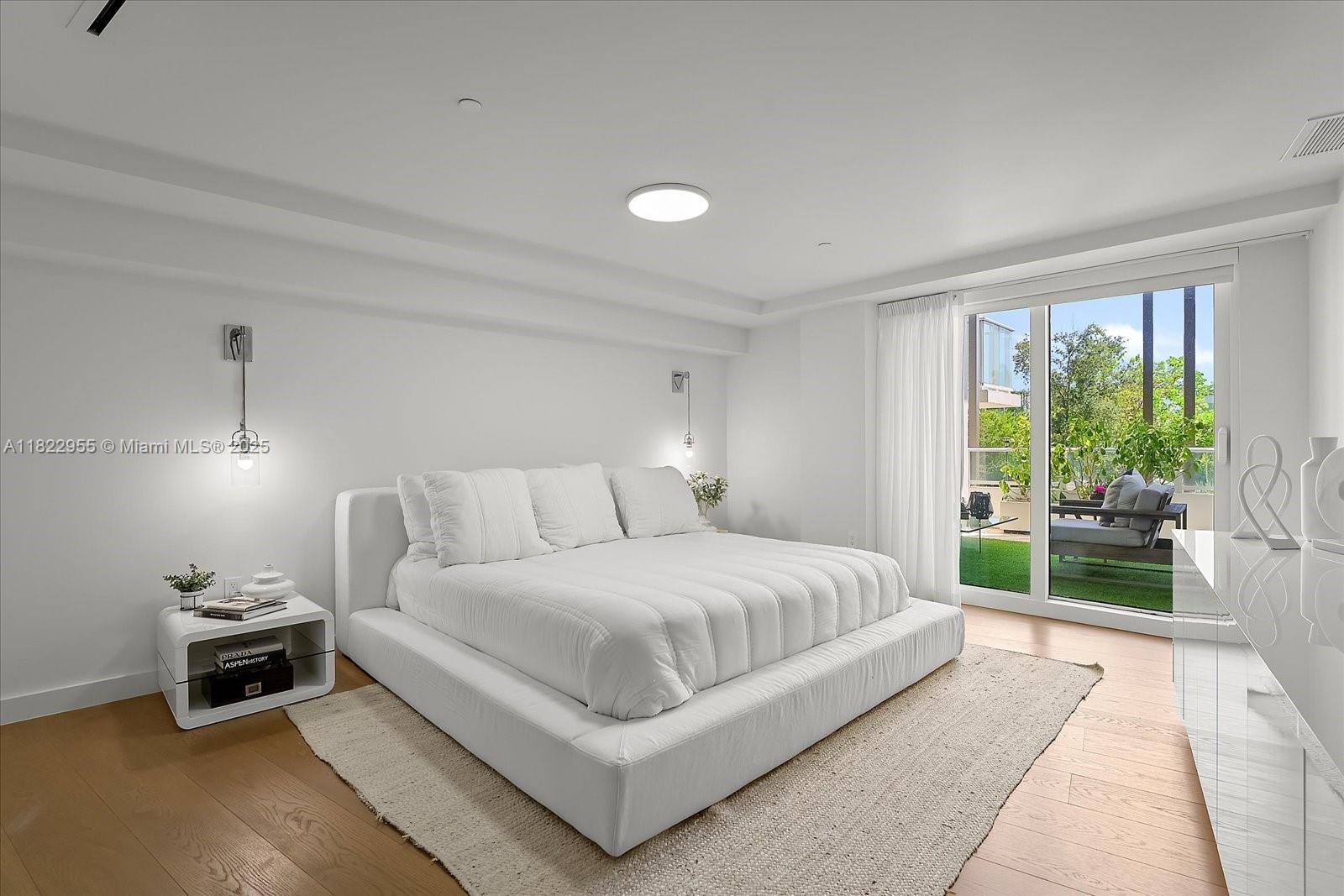 Miami Beach, Florida, 33140, United States, 4 Bedrooms Bedrooms, ,5 BathroomsBathrooms,Residential,For Sale,1949719