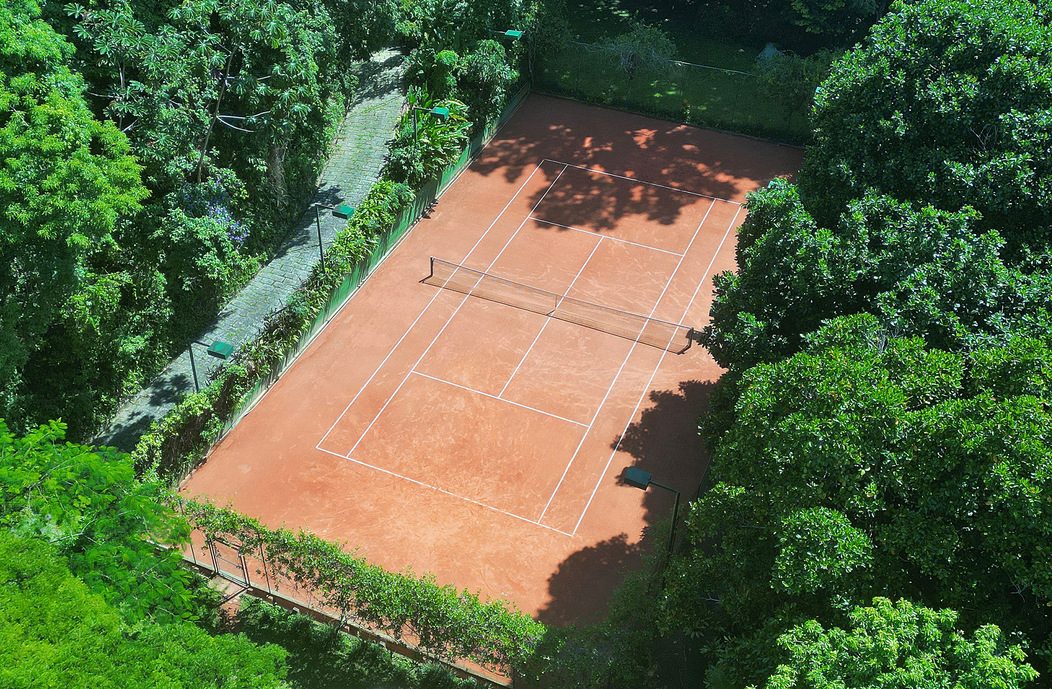  Estate surrounded by greenery with expansive grounds and amenities - 物件實景