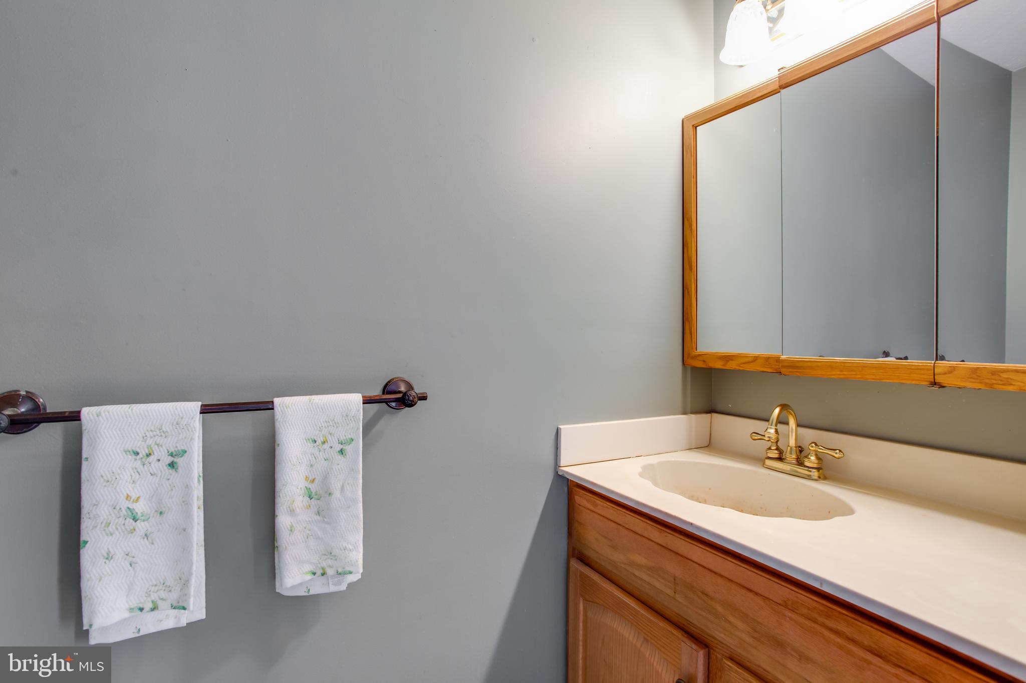 Waldorf, Maryland, 20601, United States, 5 Bedrooms Bedrooms, ,5 BathroomsBathrooms,Residential,For Sale,1977344