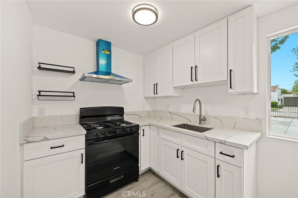 Altadena, California, 91001, United States, 4 Bedrooms Bedrooms, ,2 BathroomsBathrooms,Residential,For Sale,1827068