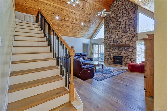 Eufaula, Oklahoma, 74432, United States, 3 Bedrooms Bedrooms, ,3 BathroomsBathrooms,Residential,For Sale,1987326