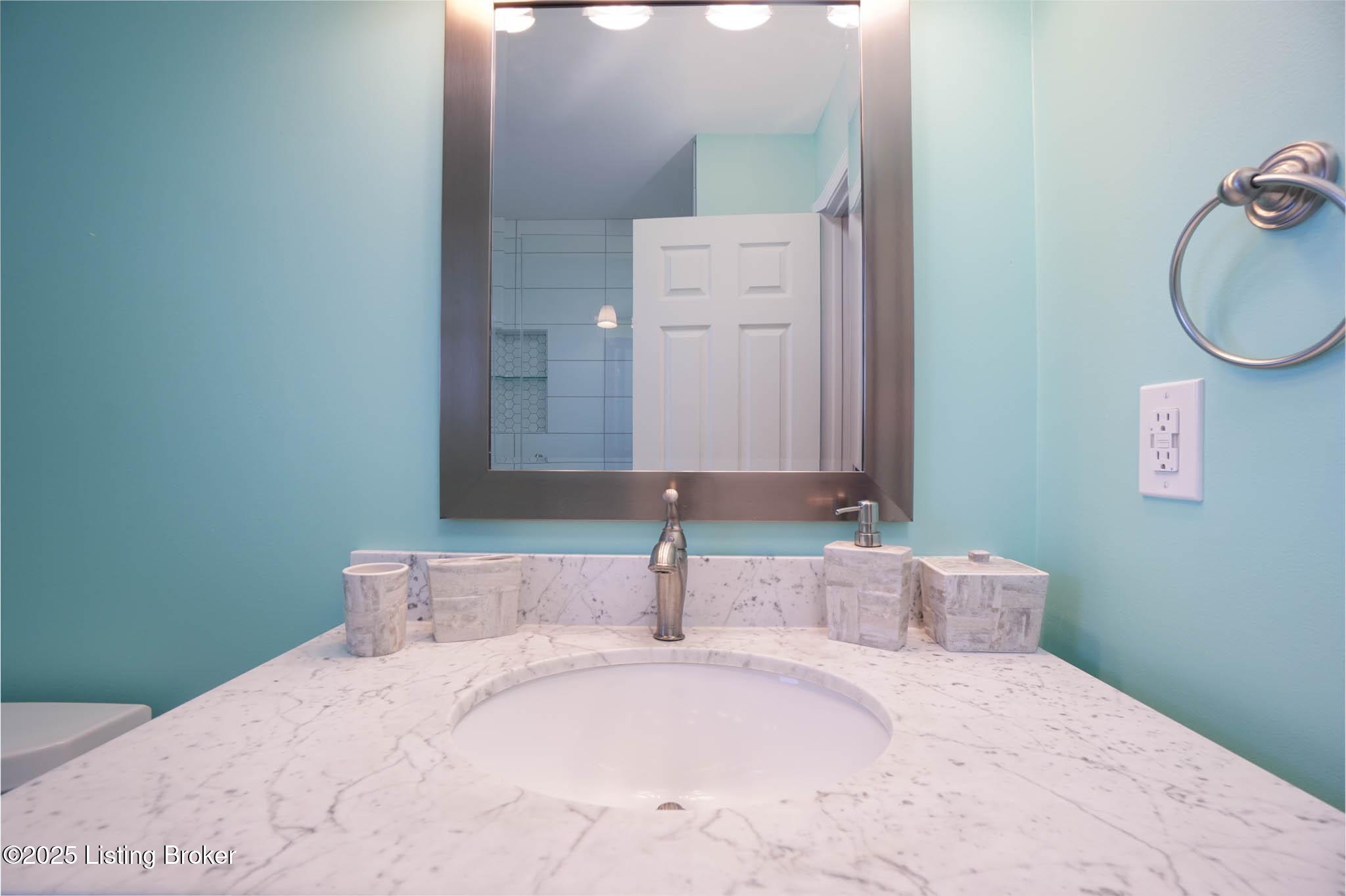 Louisville, Kentucky, 40299, United States, 3 Bedrooms Bedrooms, ,4 BathroomsBathrooms,Residential,For Sale,2000684