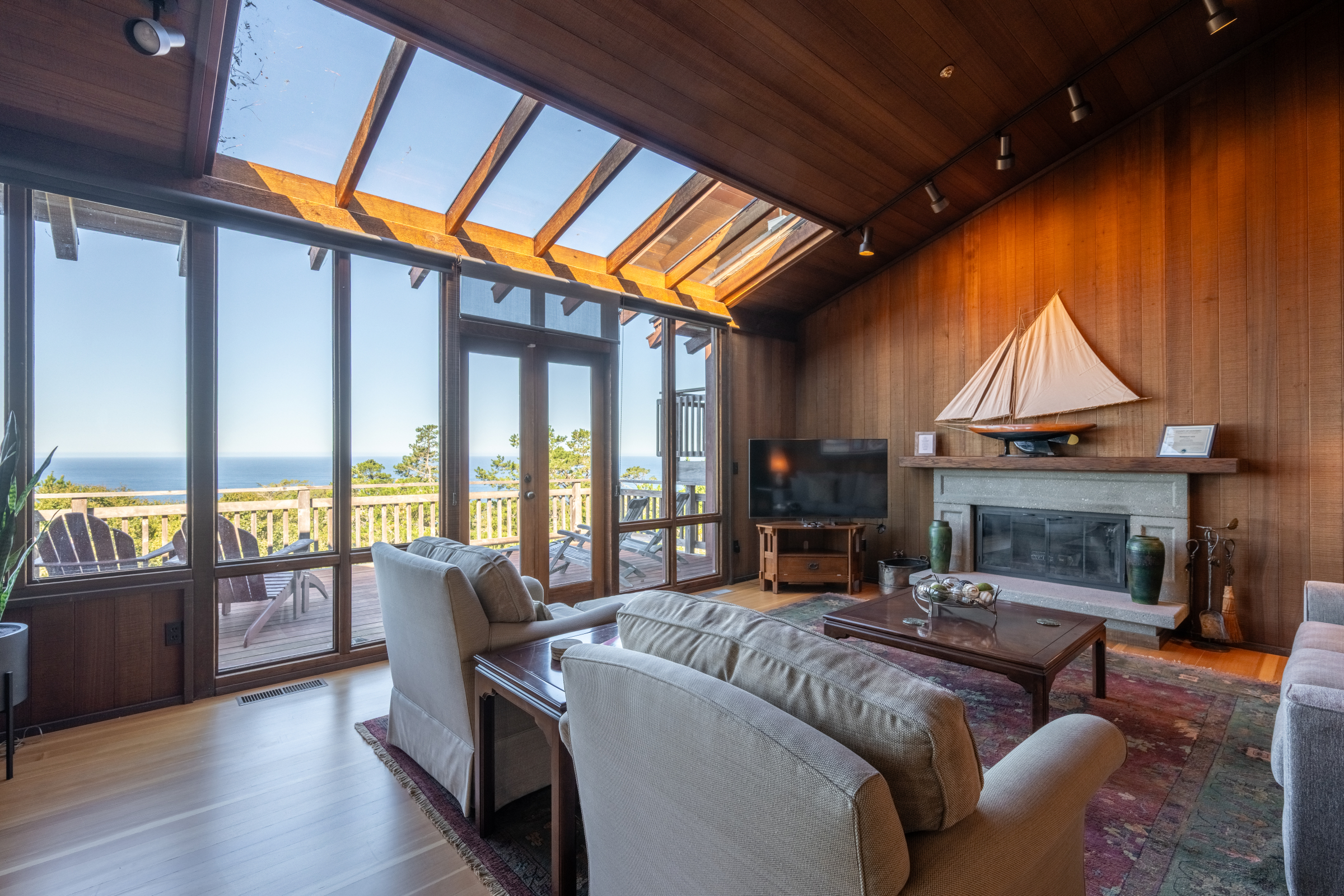  214 Crest Road - 物件實景