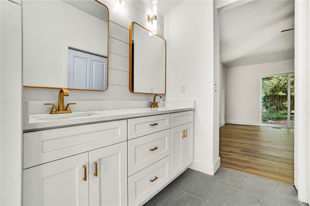 Seneca, South Carolina, 29672, United States, 3 Bedrooms Bedrooms, ,2 BathroomsBathrooms,Residential,For Sale,1913702