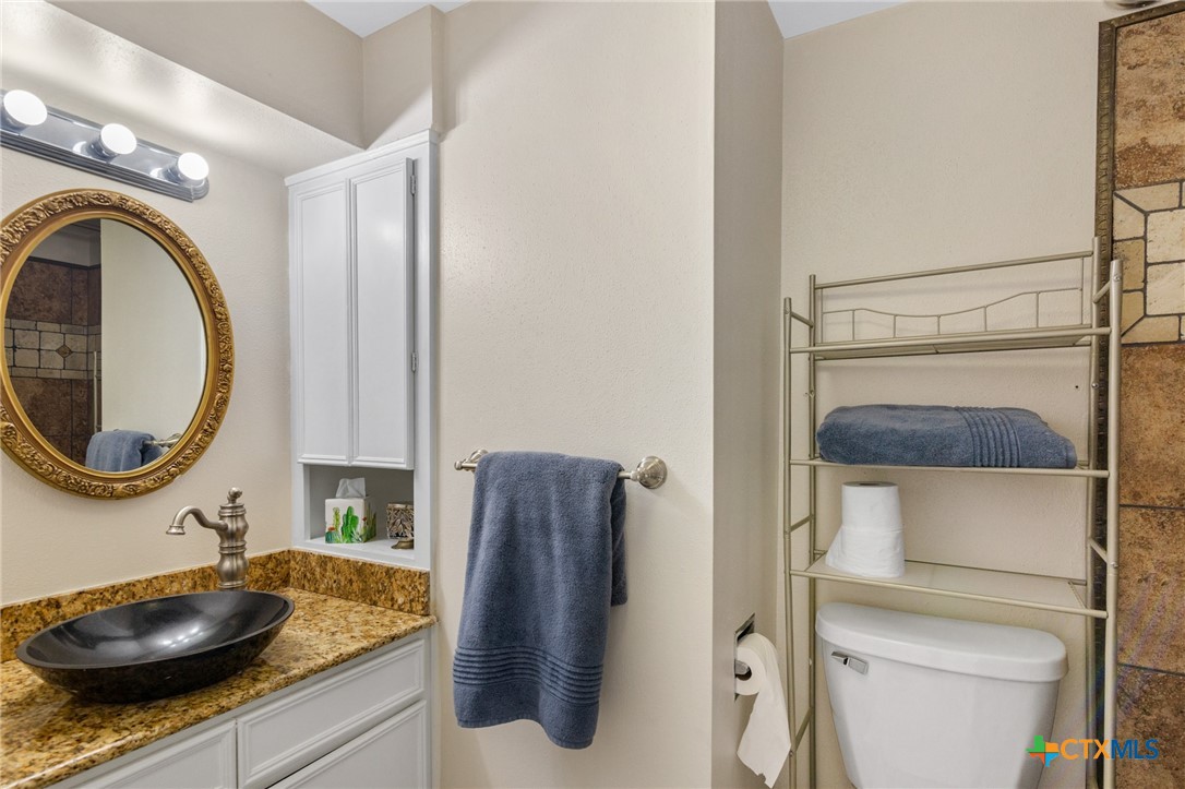 Hallettsville, Texas, 77964, United States, 4 Bedrooms Bedrooms, ,2 BathroomsBathrooms,Residential,For Sale,1848225