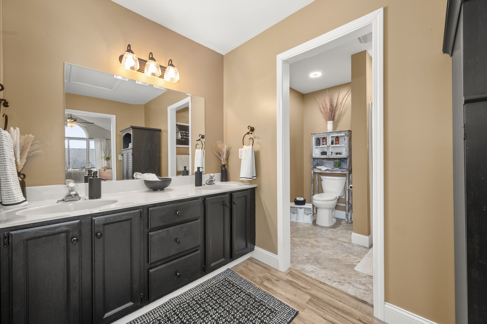 Sycamore, Illinois, 60178, United States, 4 Bedrooms Bedrooms, ,4 BathroomsBathrooms,Residential,For Sale,1999844