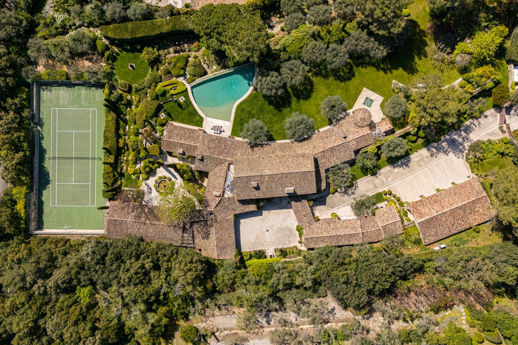  Luxury estate in Provence with sea views, 7 suites, pool, tennis court and land… - 物件實景