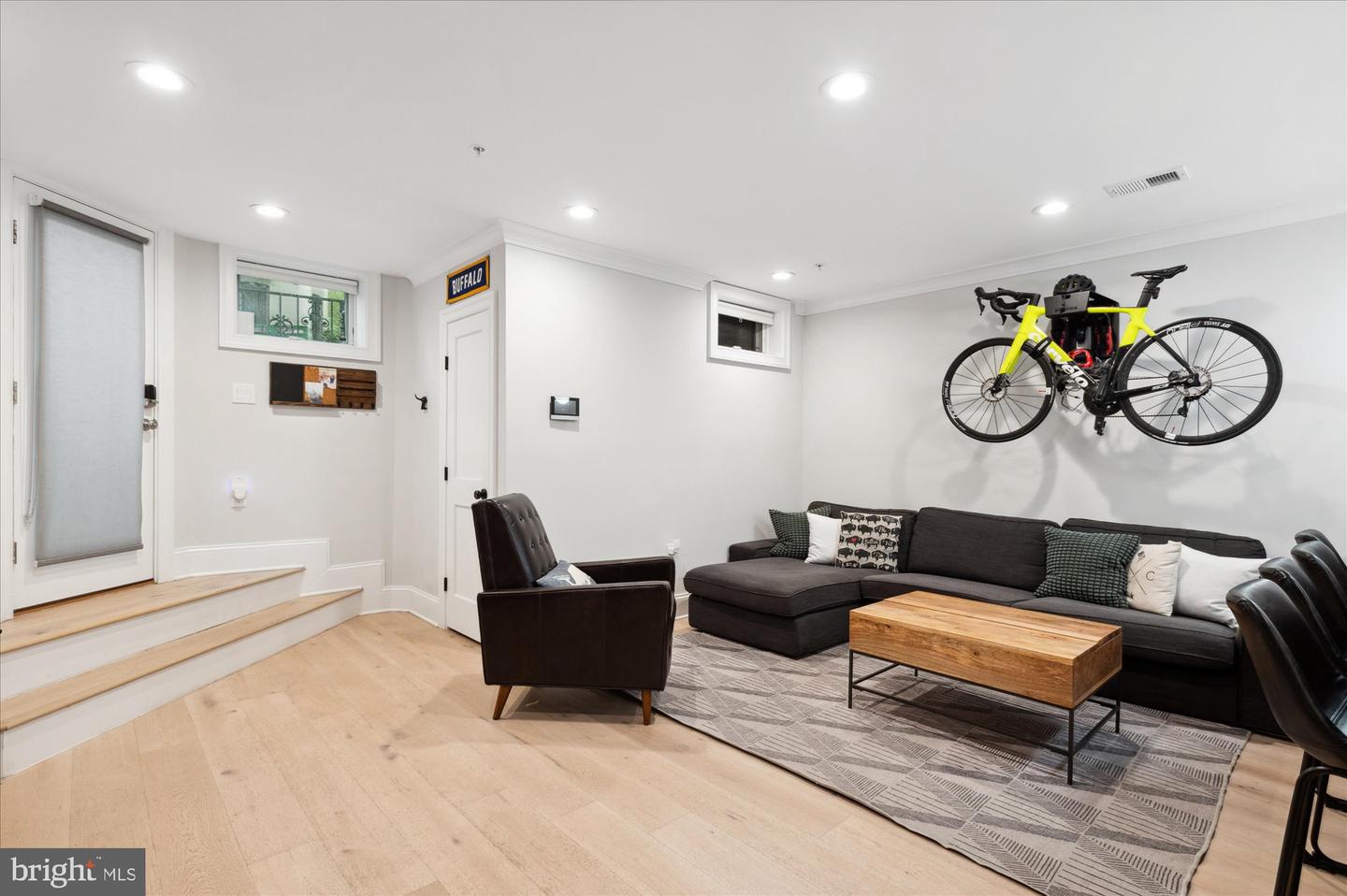 Washington, District of Columbia, 20008, United States, 2 Bedrooms Bedrooms, ,2 BathroomsBathrooms,Residential,For Sale,1776834