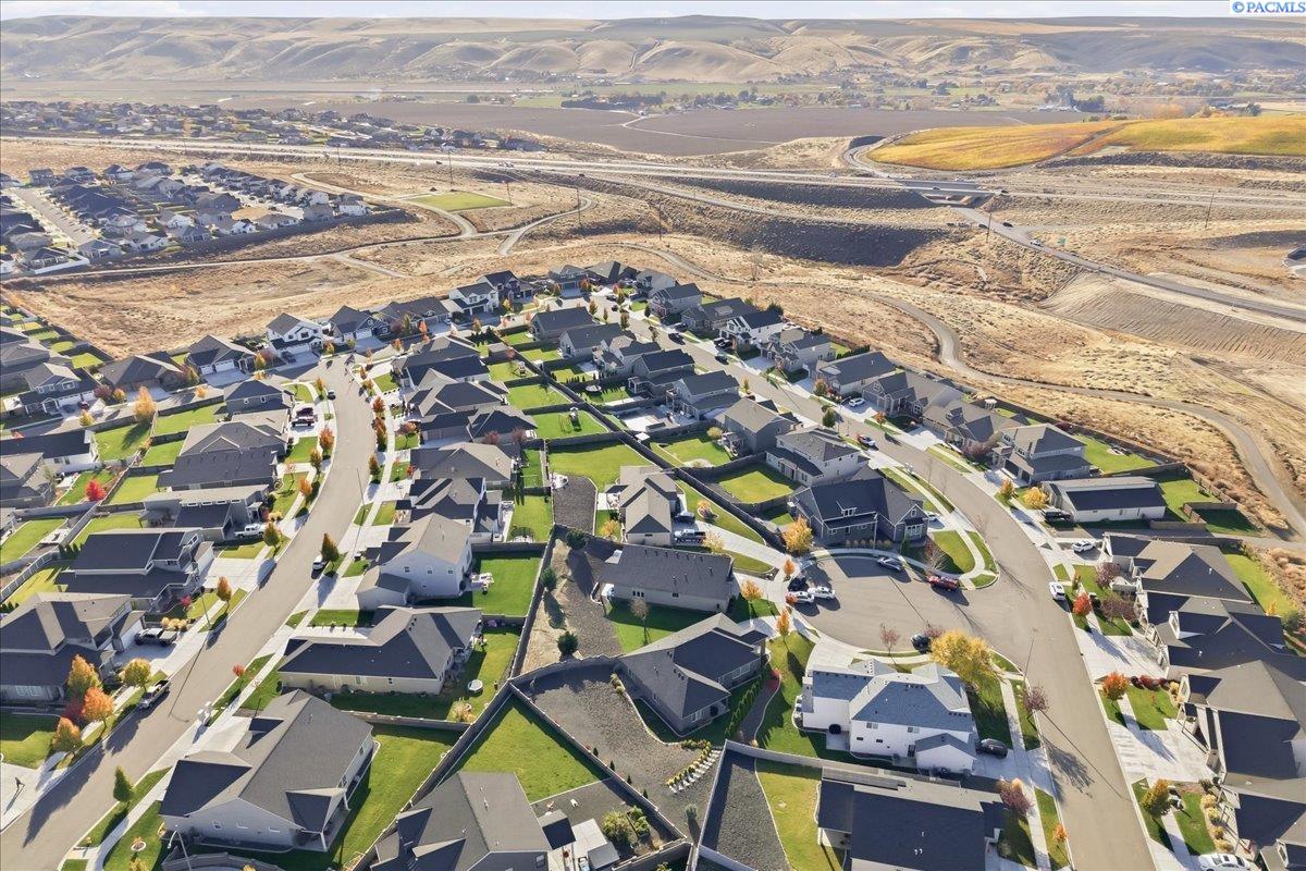 Richland, Washington, 99352, United States, 3 Bedrooms Bedrooms, ,2 BathroomsBathrooms,Residential,For Sale,1991630