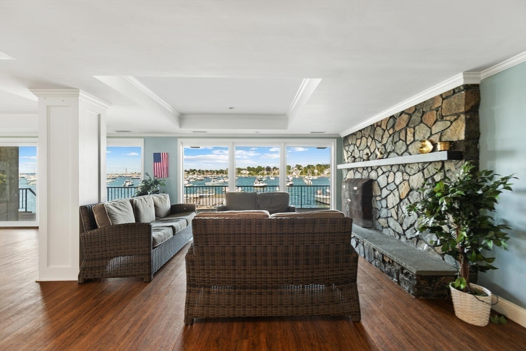Marblehead, Massachusetts, 01945, United States, 2 Bedrooms Bedrooms, ,2 BathroomsBathrooms,Residential,For Sale,1895462