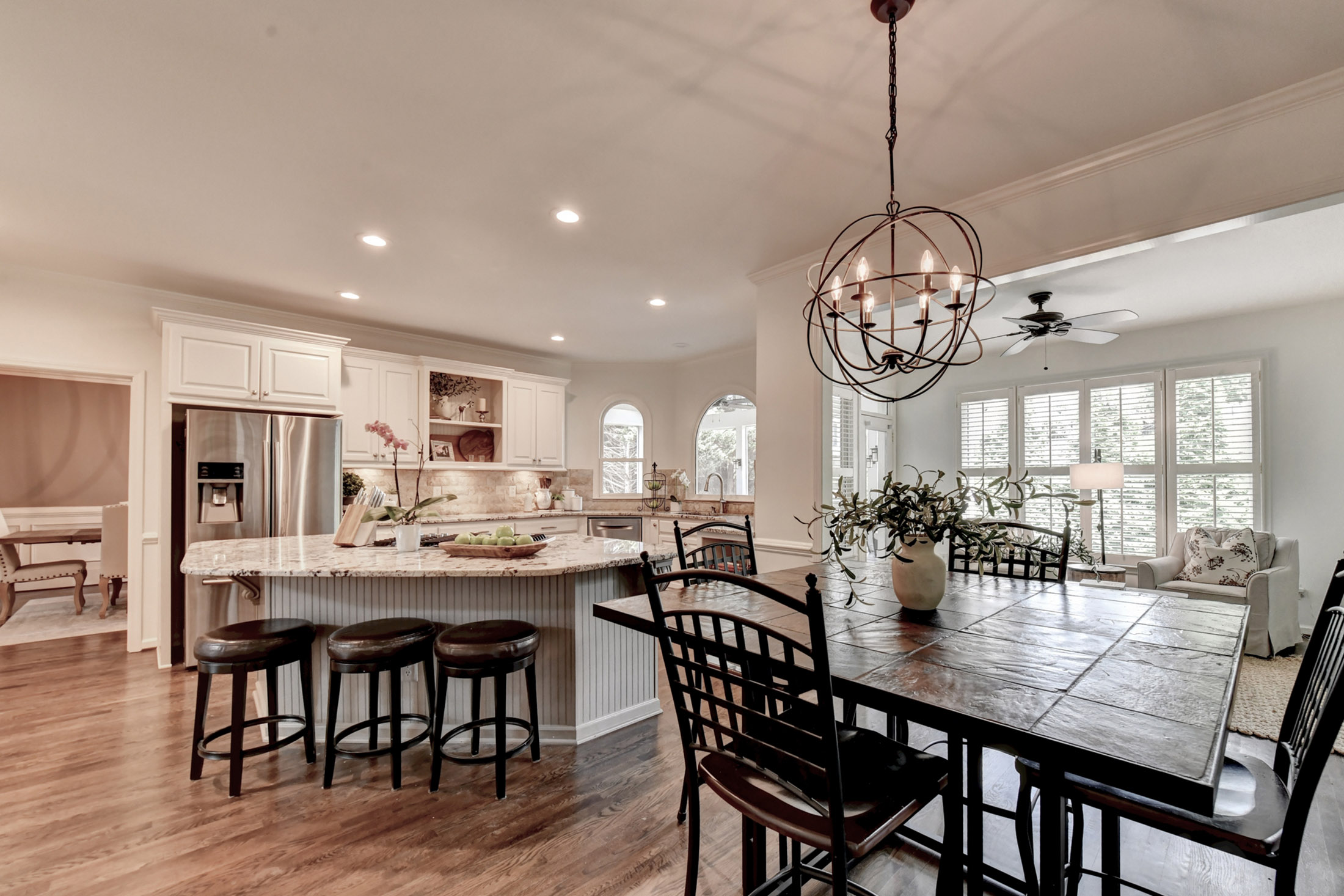  Stunning, Fully Renovated Glen Abbey Home Nestled in the Heart of Alpharetta - 物件實景