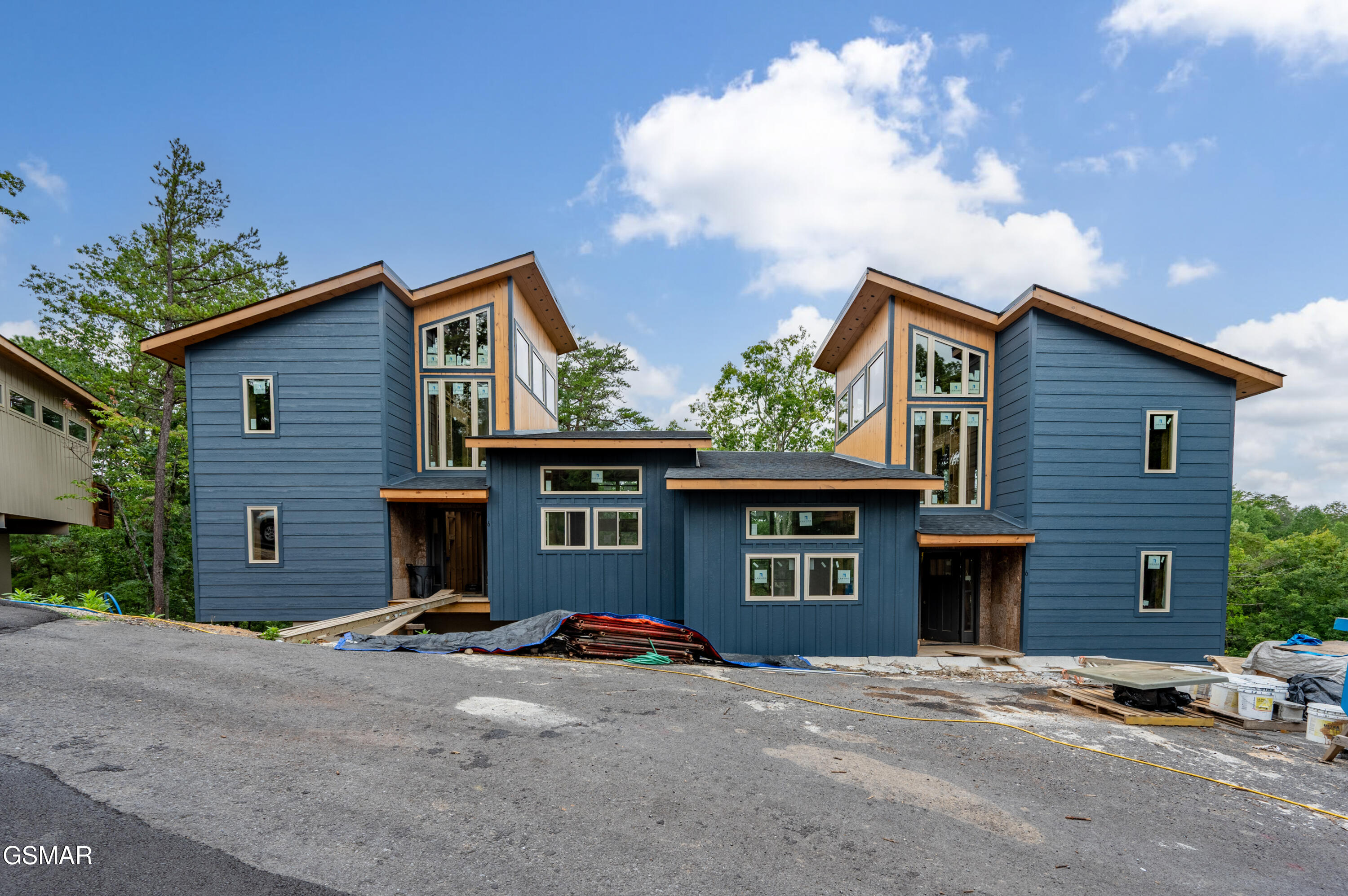 Pigeon Forge, Tennessee, 37863, United States, 2 Bedrooms Bedrooms, ,2 BathroomsBathrooms,Residential,For Sale,1928723