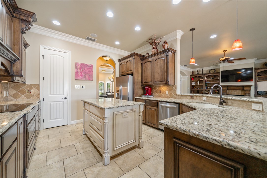 Corpus Christi, Texas, 78414, United States, 5 Bedrooms Bedrooms, ,4 BathroomsBathrooms,Residential,For Sale,1941748