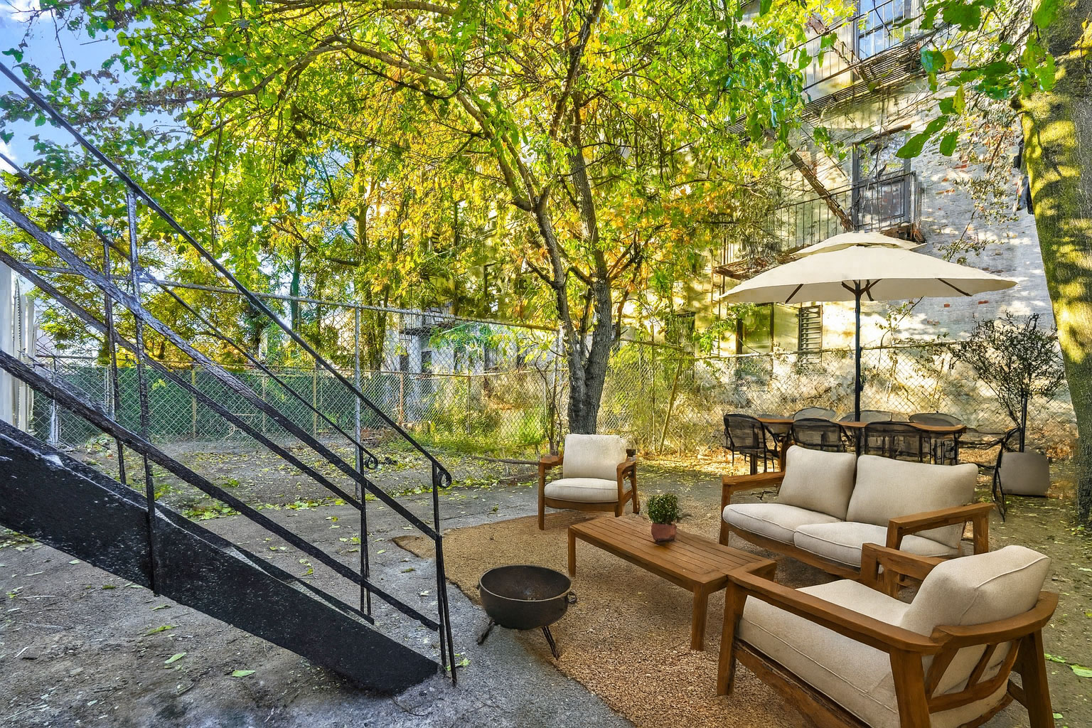 Brooklyn, New York, 11207, United States, 5 Bedrooms Bedrooms, ,4 BathroomsBathrooms,Residential,For Sale,1974760