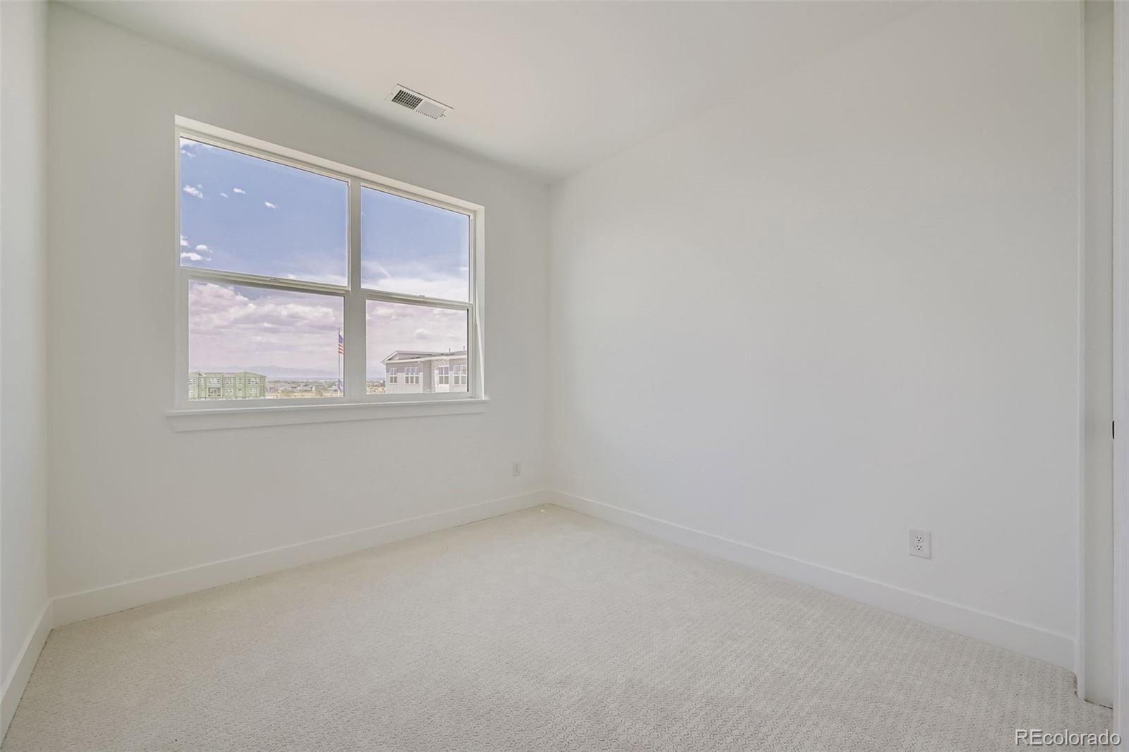 Aurora, Colorado, 80019, United States, 4 Bedrooms Bedrooms, ,3 BathroomsBathrooms,Residential,For Sale,1958574