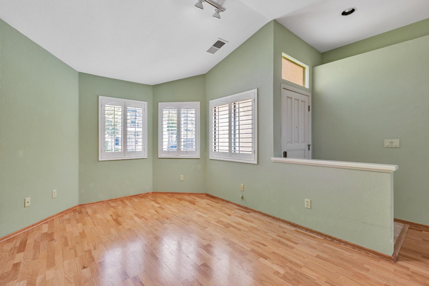 San Jose, California, 95135, United States, 2 Bedrooms Bedrooms, ,2 BathroomsBathrooms,Residential,For Sale,1827709