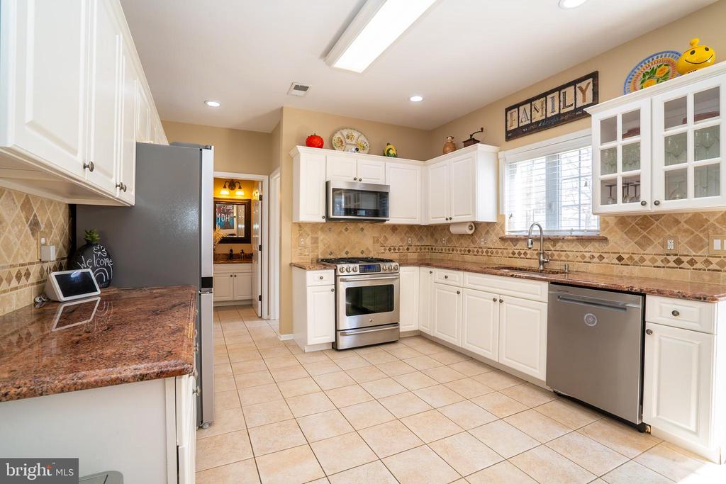 Monmouth Junction, New Jersey, 08852, United States, 4 Bedrooms Bedrooms, ,3 BathroomsBathrooms,Residential,For Sale,1869569