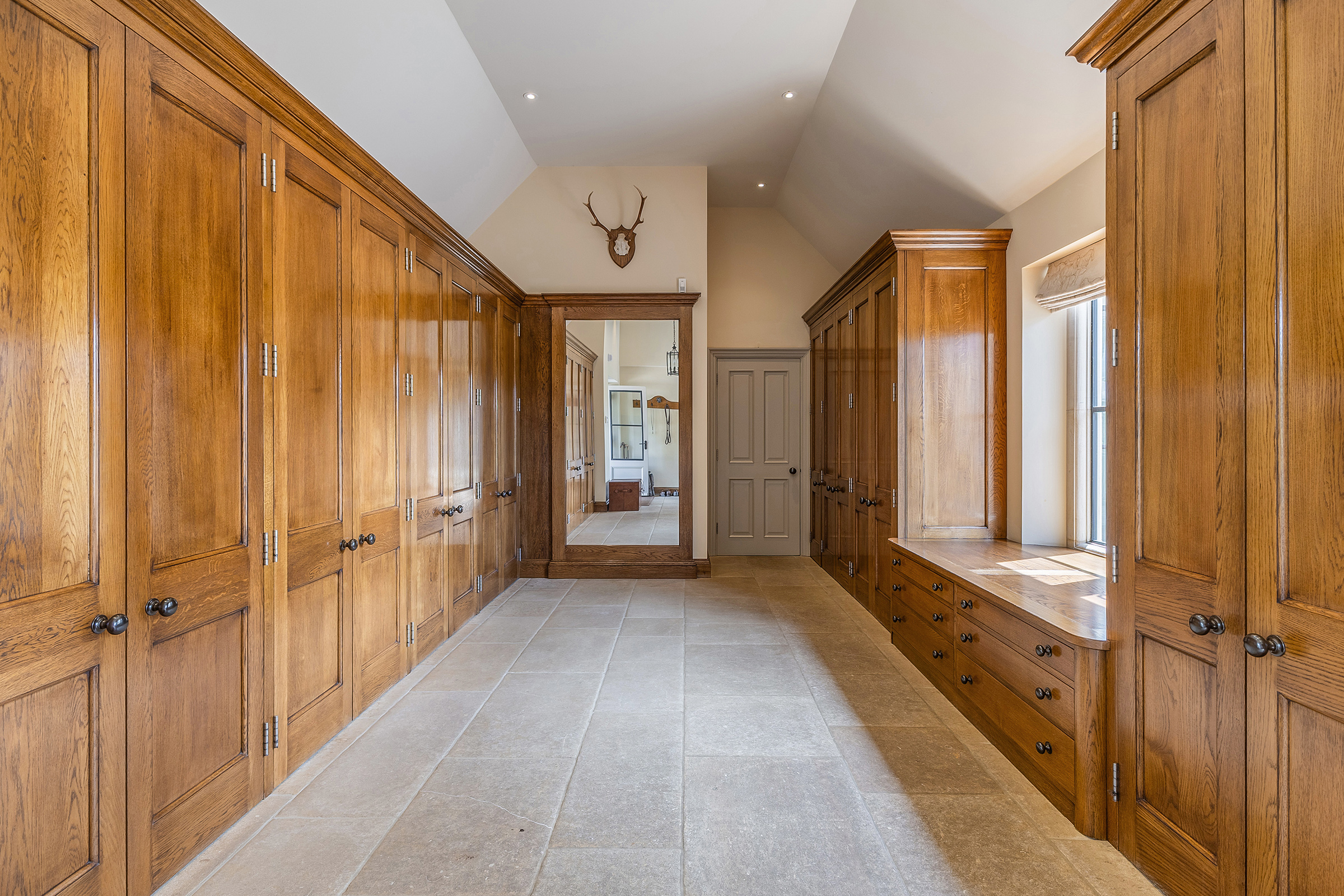  An Impressive Country Estate with Indoor Pool and Equestrian Facilities - 物件實景