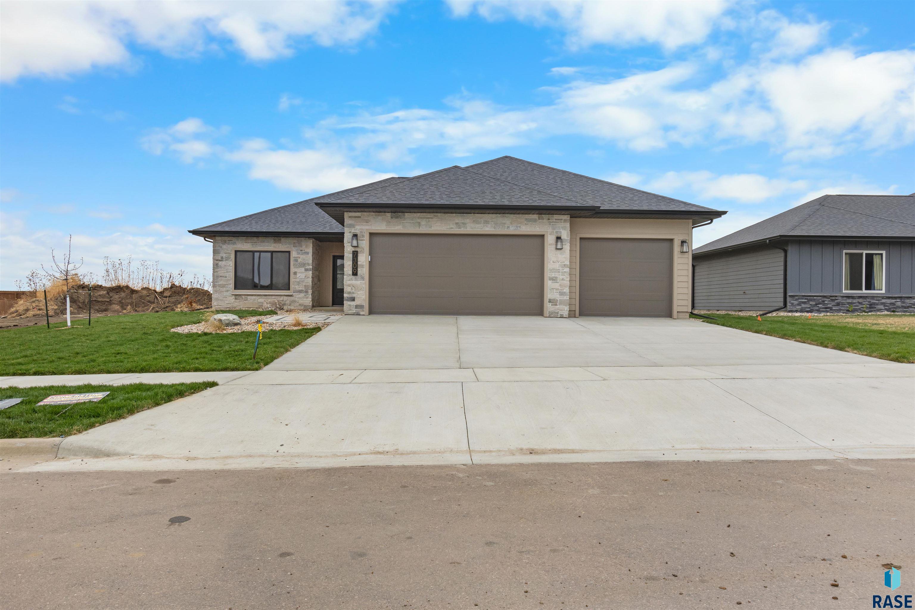 Sioux Falls, South Dakota, 57110, United States, 3 Bedrooms Bedrooms, ,2 BathroomsBathrooms,Residential,For Sale,1847243