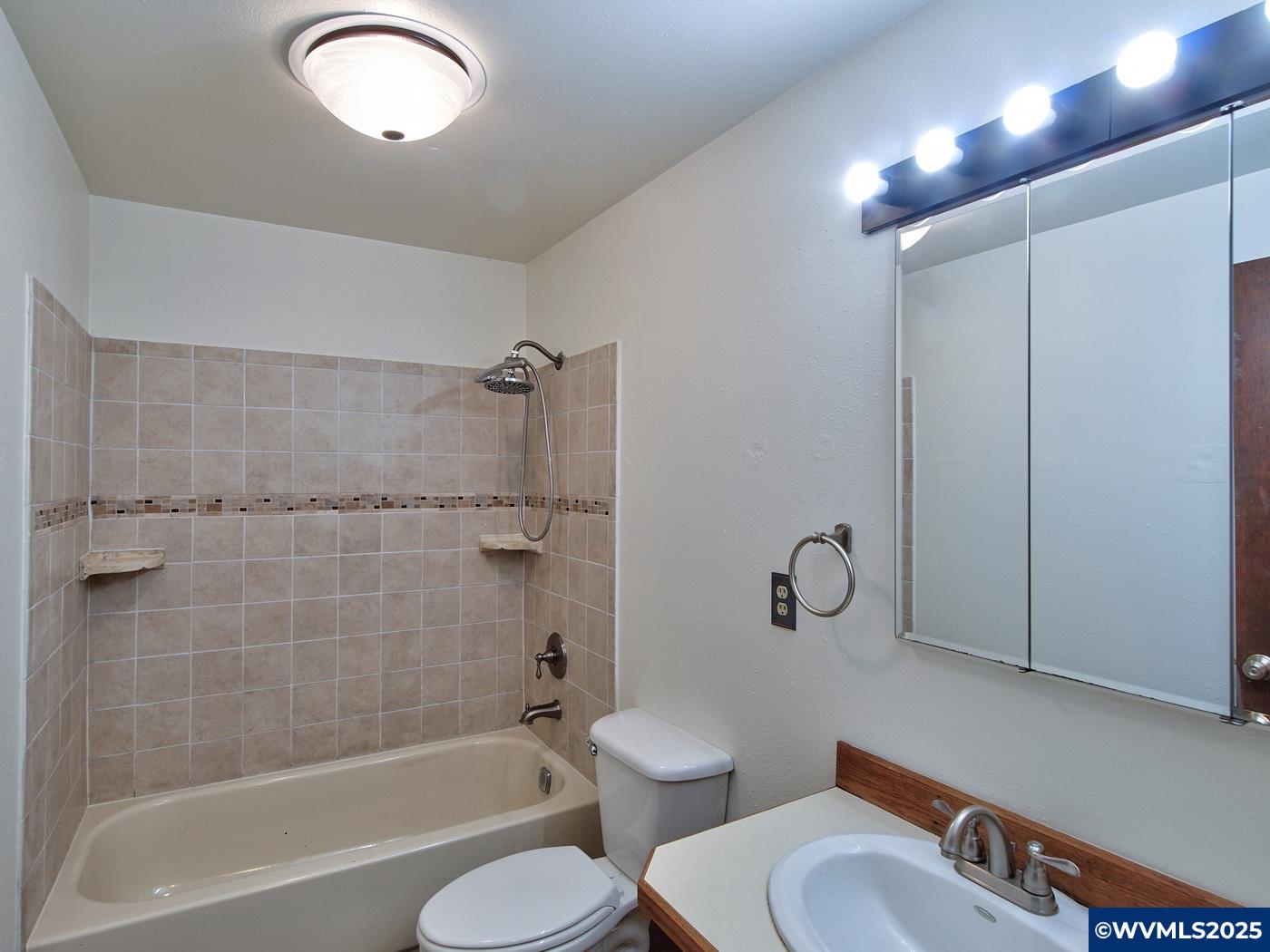 Lincoln City, Oregon, 97367, United States, ,2 BathroomsBathrooms,Residential,For Sale,1878367