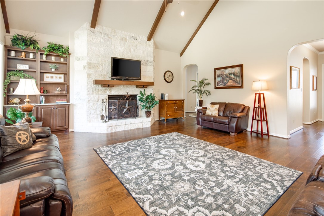Iola, Texas, 77861, United States, 4 Bedrooms Bedrooms, ,3 BathroomsBathrooms,Residential,For Sale,1941842