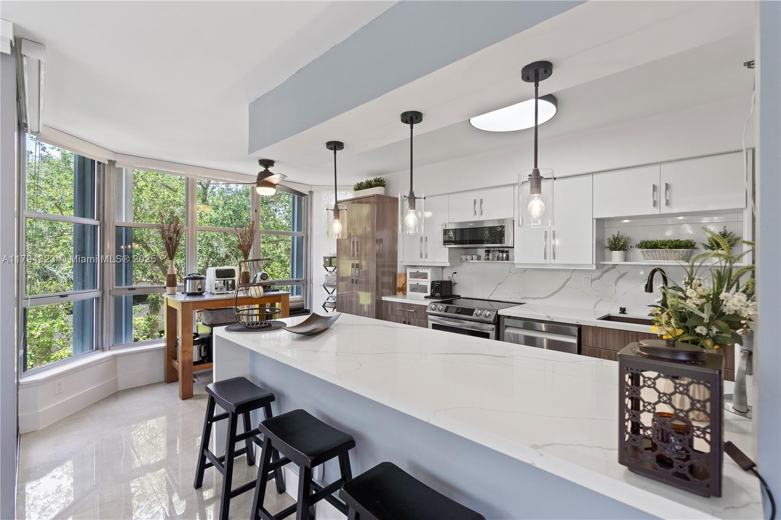 Aventura, Florida, 33180, United States, 2 Bedrooms Bedrooms, ,2 BathroomsBathrooms,Residential,For Sale,1804609