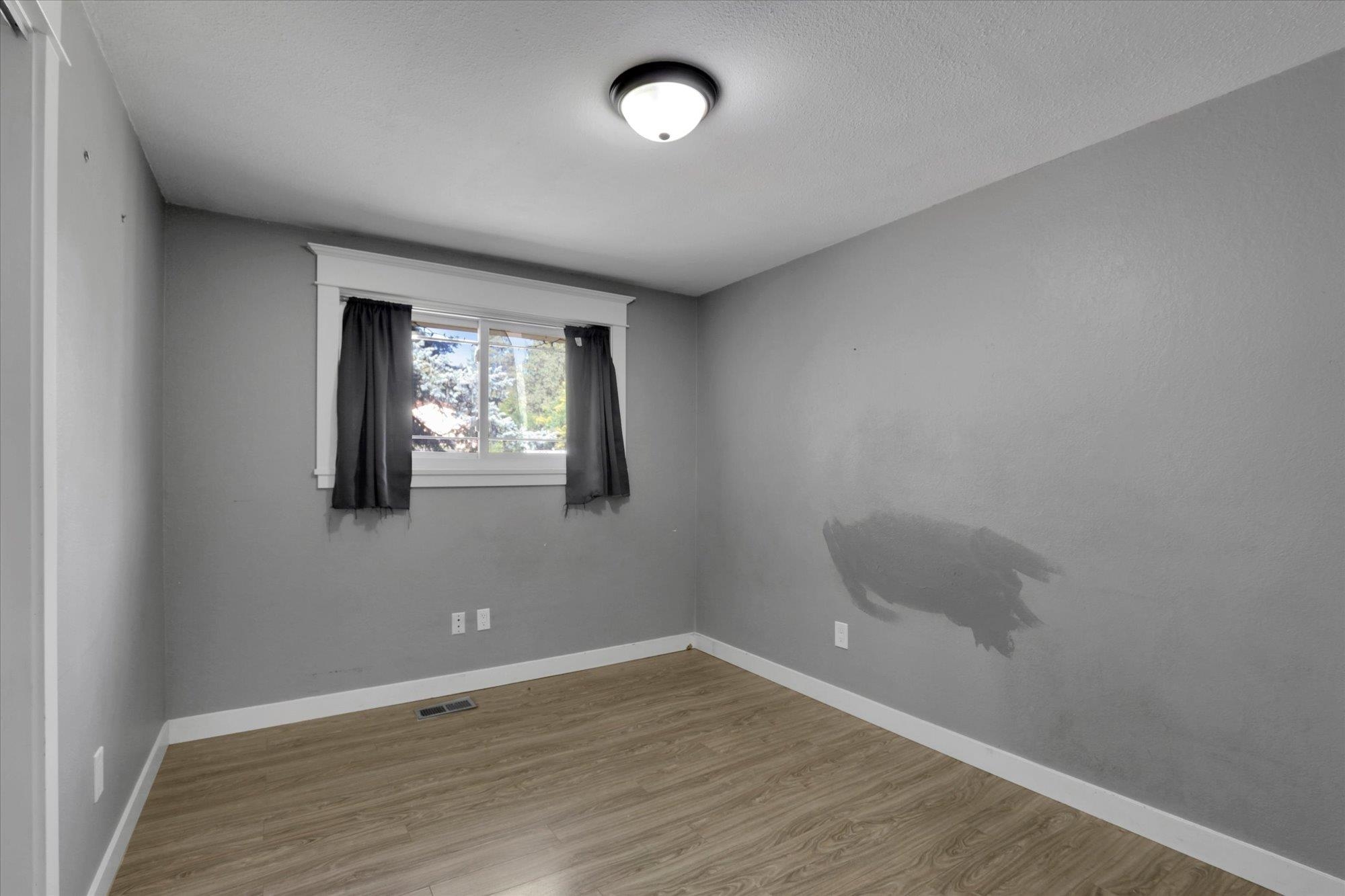 Mead, Washington, 99021, United States, 6 Bedrooms Bedrooms, ,3 BathroomsBathrooms,Residential,For Sale,1958324