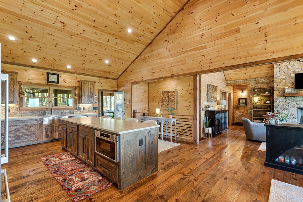 Morganton, Georgia, 30560, United States, 3 Bedrooms Bedrooms, ,3 BathroomsBathrooms,Residential,For Sale,1983802