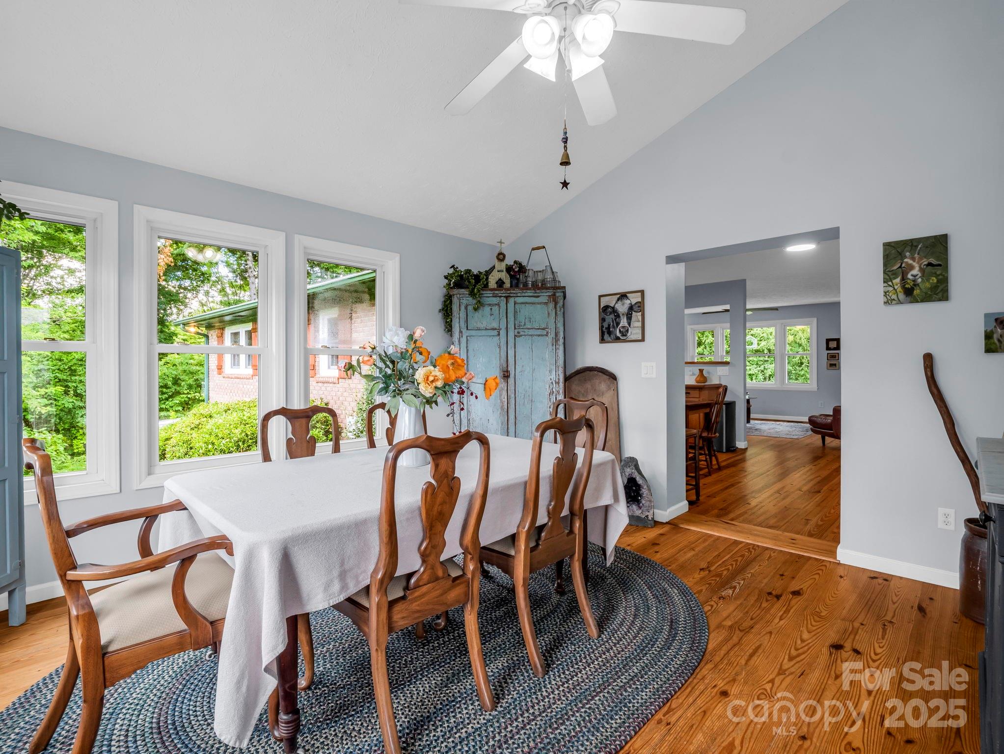 Saluda, North Carolina, 28773, United States, 4 Bedrooms Bedrooms, ,2 BathroomsBathrooms,Residential,For Sale,1978089