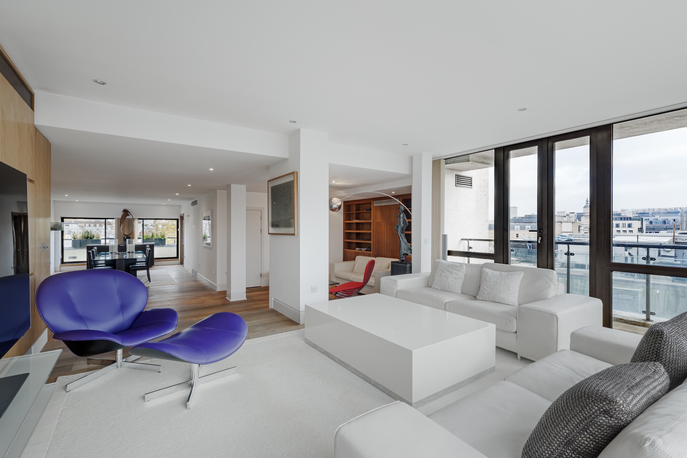 Four-bedroom, modernised apartment in a Grade II listed building 