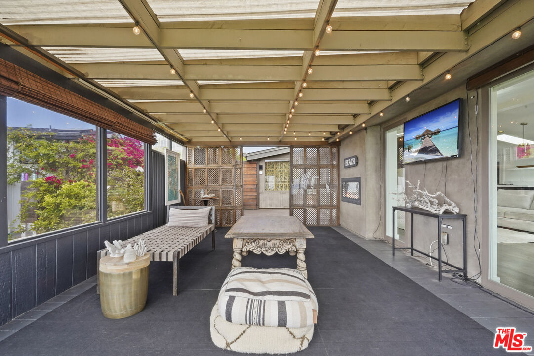 Malibu, California, 90265, United States, 3 Bedrooms Bedrooms, ,2 BathroomsBathrooms,Residential,For Sale,1874466