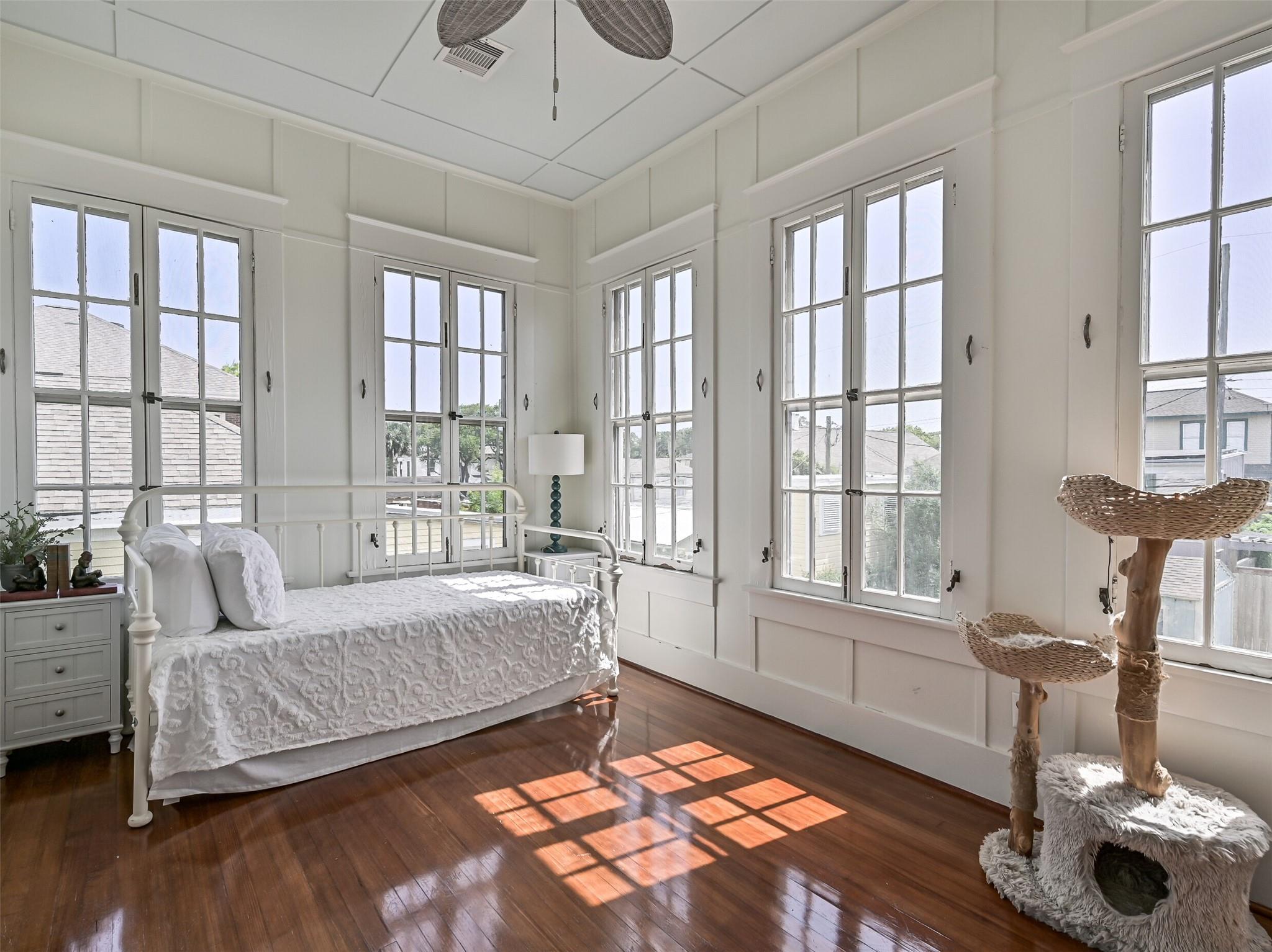 Galveston, Texas, 77550, United States, 4 Bedrooms Bedrooms, ,3 BathroomsBathrooms,Residential,For Sale,1818461
