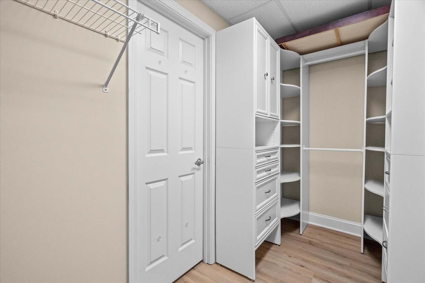 Villa Rica, Georgia, 30180, United States, 6 Bedrooms Bedrooms, ,4 BathroomsBathrooms,Residential,For Sale,1983769