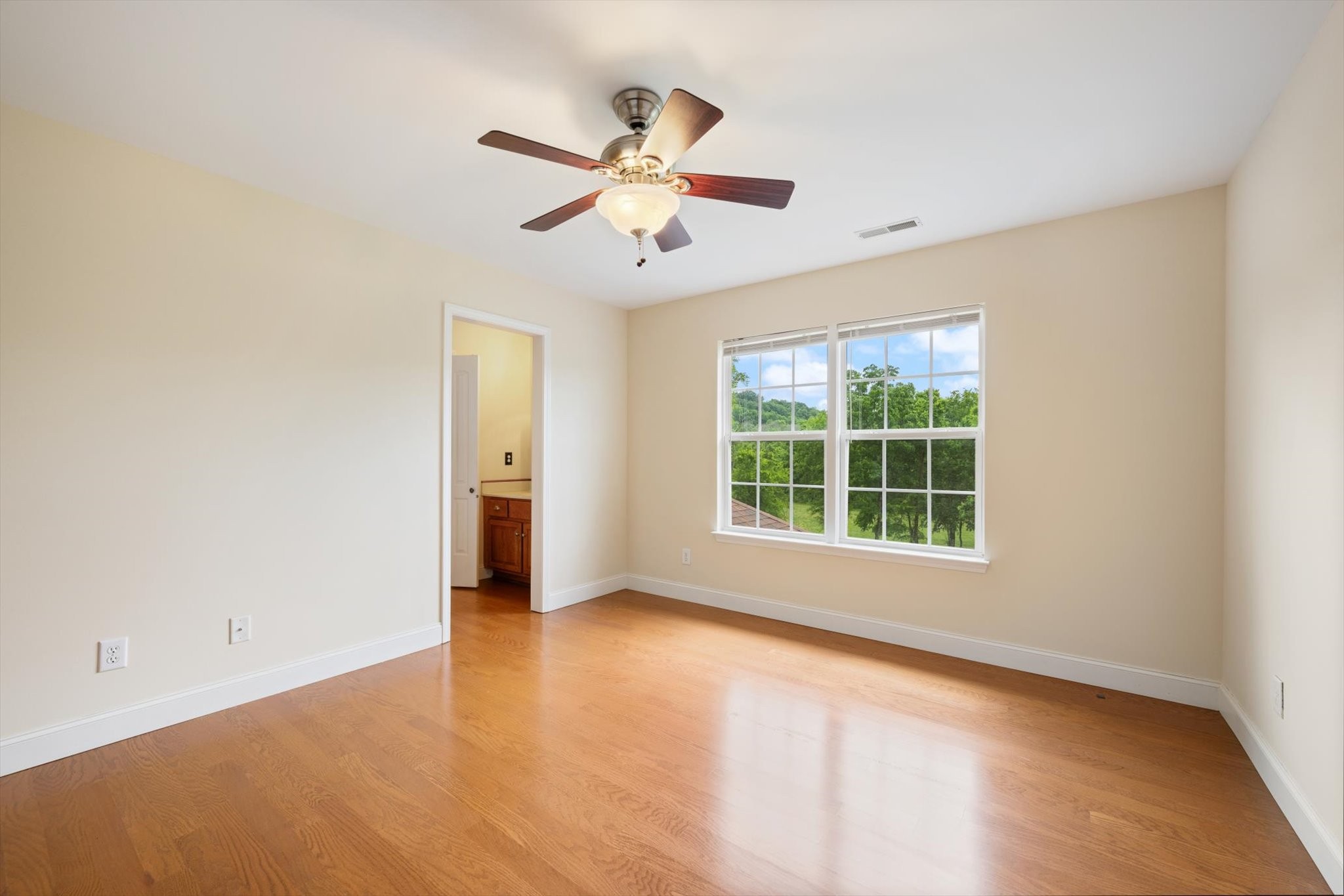  2216 Twin Peaks Ct, Spring Hill, TN, 37174 - 物件實景