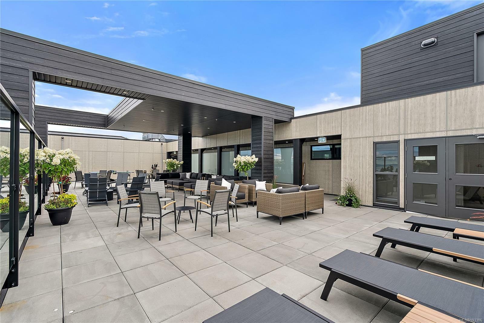 CENTRAL SAANICH, British Columbia, V8M 0B9, CA, 1 Bedroom Bedrooms, ,Residential,For Sale,1891778