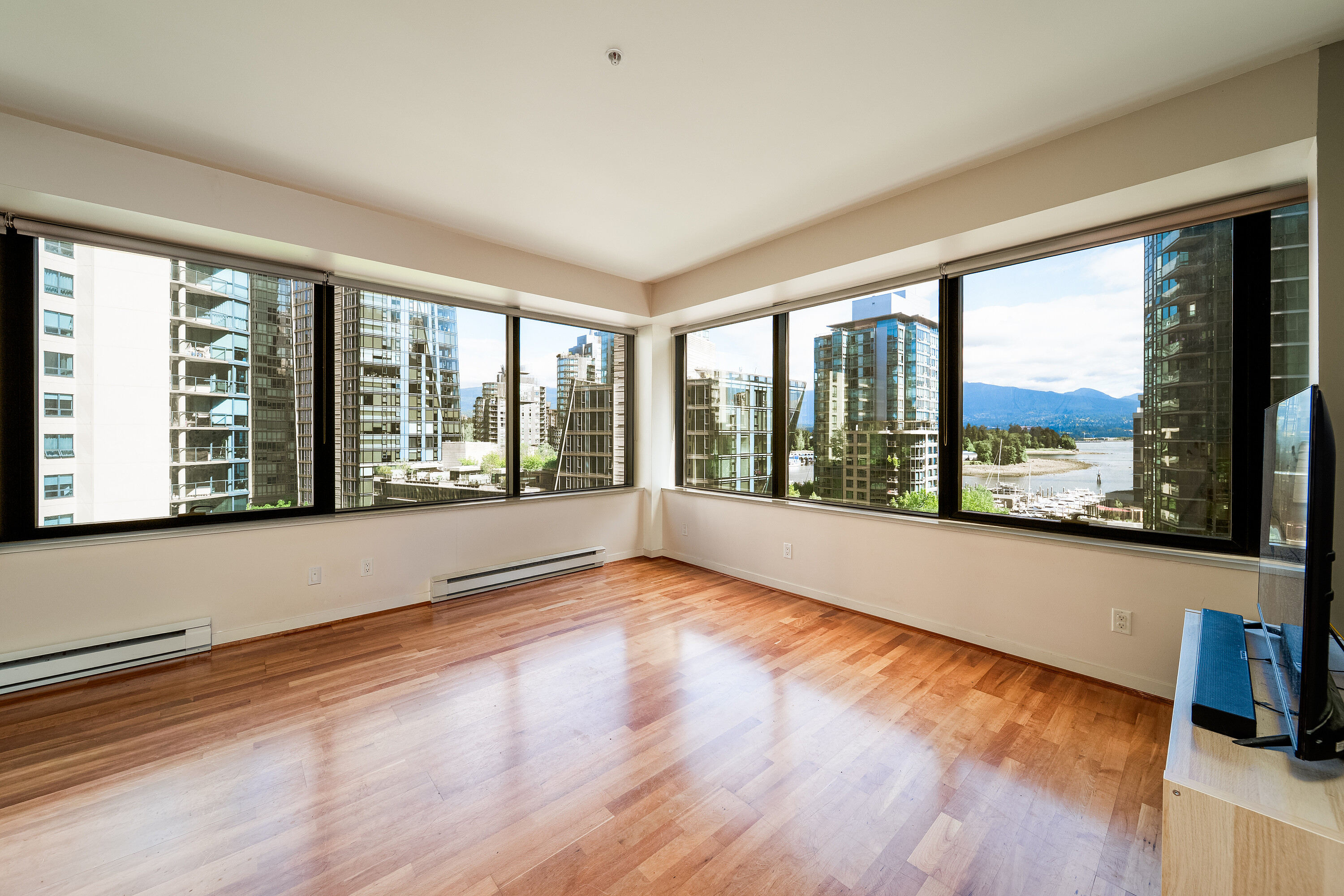  Water View Property - The Qube - 物件實景