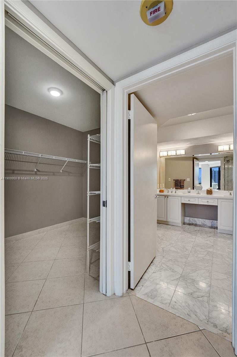 Aventura, Florida, 33180, United States, 2 Bedrooms Bedrooms, ,2 BathroomsBathrooms,Residential,For Sale,1988948