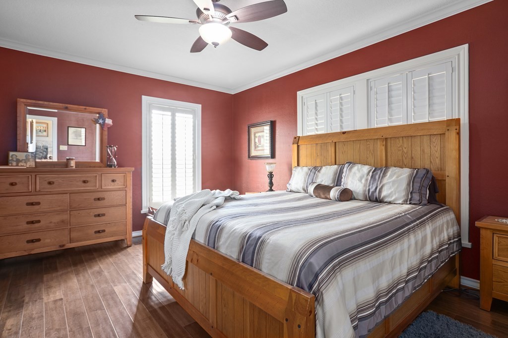 405 405 Frederick Rd, Fredericksburg, Texas, 78624, United States, 5 Bedrooms Bedrooms, ,5 BathroomsBathrooms,Residential,For Sale,405 405 Frederick Rd,1413377