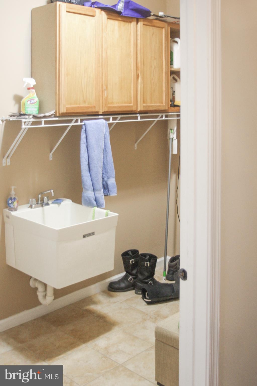 Winchester, Virginia, 22602, United States, 5 Bedrooms Bedrooms, ,5 BathroomsBathrooms,Residential,For Sale,1982956