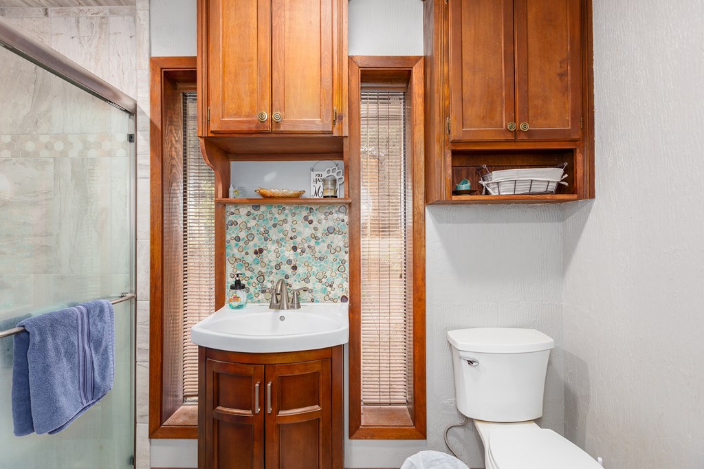 Pineland, Texas, 75968, United States, 4 Bedrooms Bedrooms, ,5 BathroomsBathrooms,Residential,For Sale,1983137