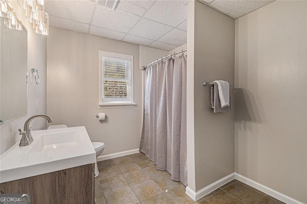 FLOWERY BRANCH, Georgia, 30542, United States, 5 Bedrooms Bedrooms, ,5 BathroomsBathrooms,Residential,For Sale,1894604