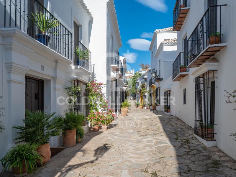 Marbella, Andalusia, ES, 3 Bedrooms Bedrooms, ,3 BathroomsBathrooms,Residential,For Sale,1766210