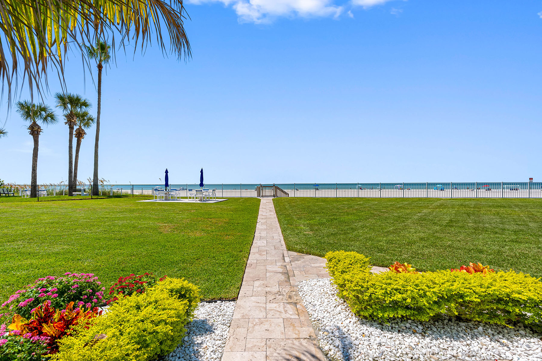  LIGHTHOUSE POINTE CONDO - 物件實景