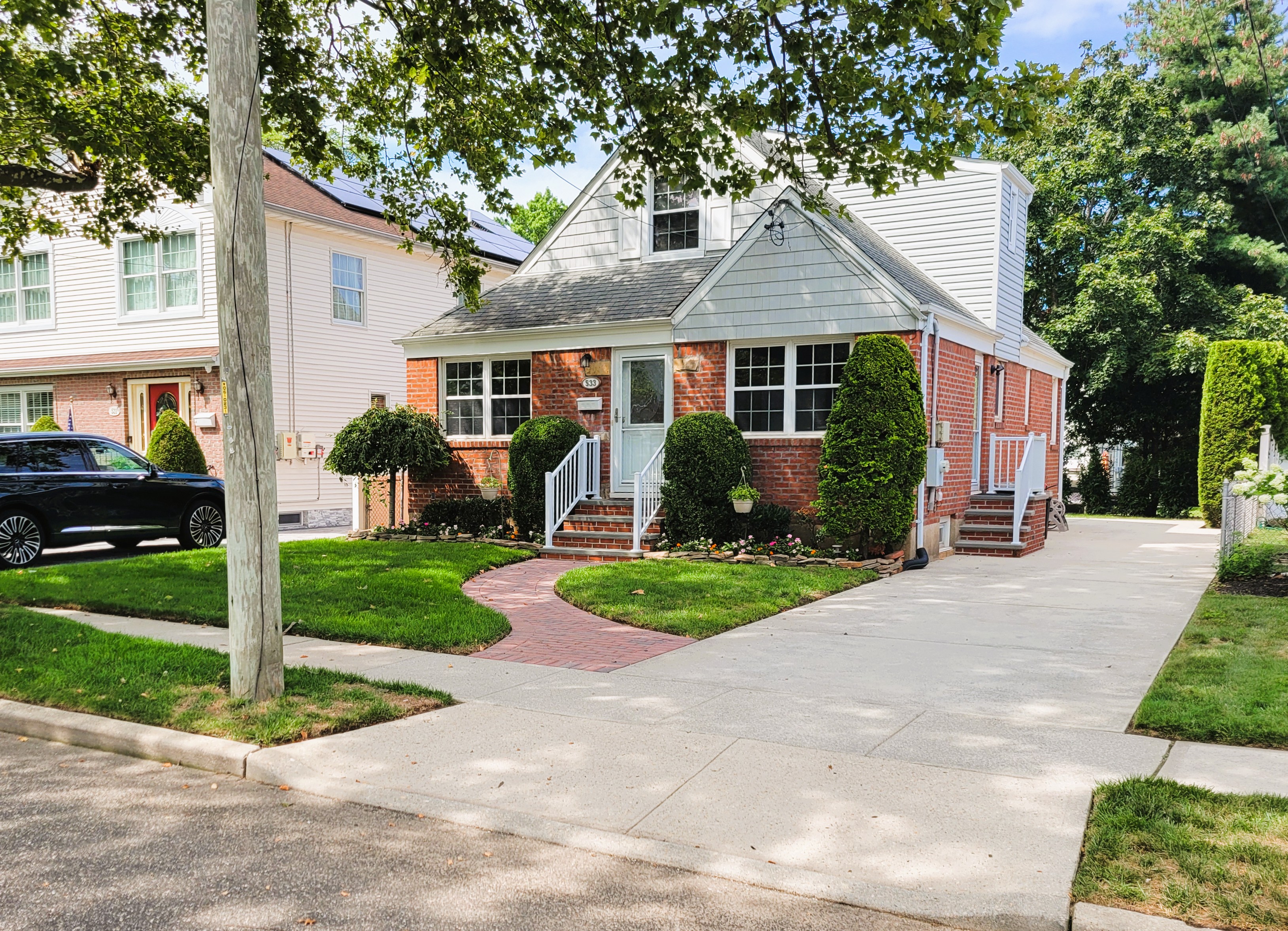 New Hyde Park, New York, 11040, United States, 4 Bedrooms Bedrooms, ,3 BathroomsBathrooms,Residential,For Sale,1928369