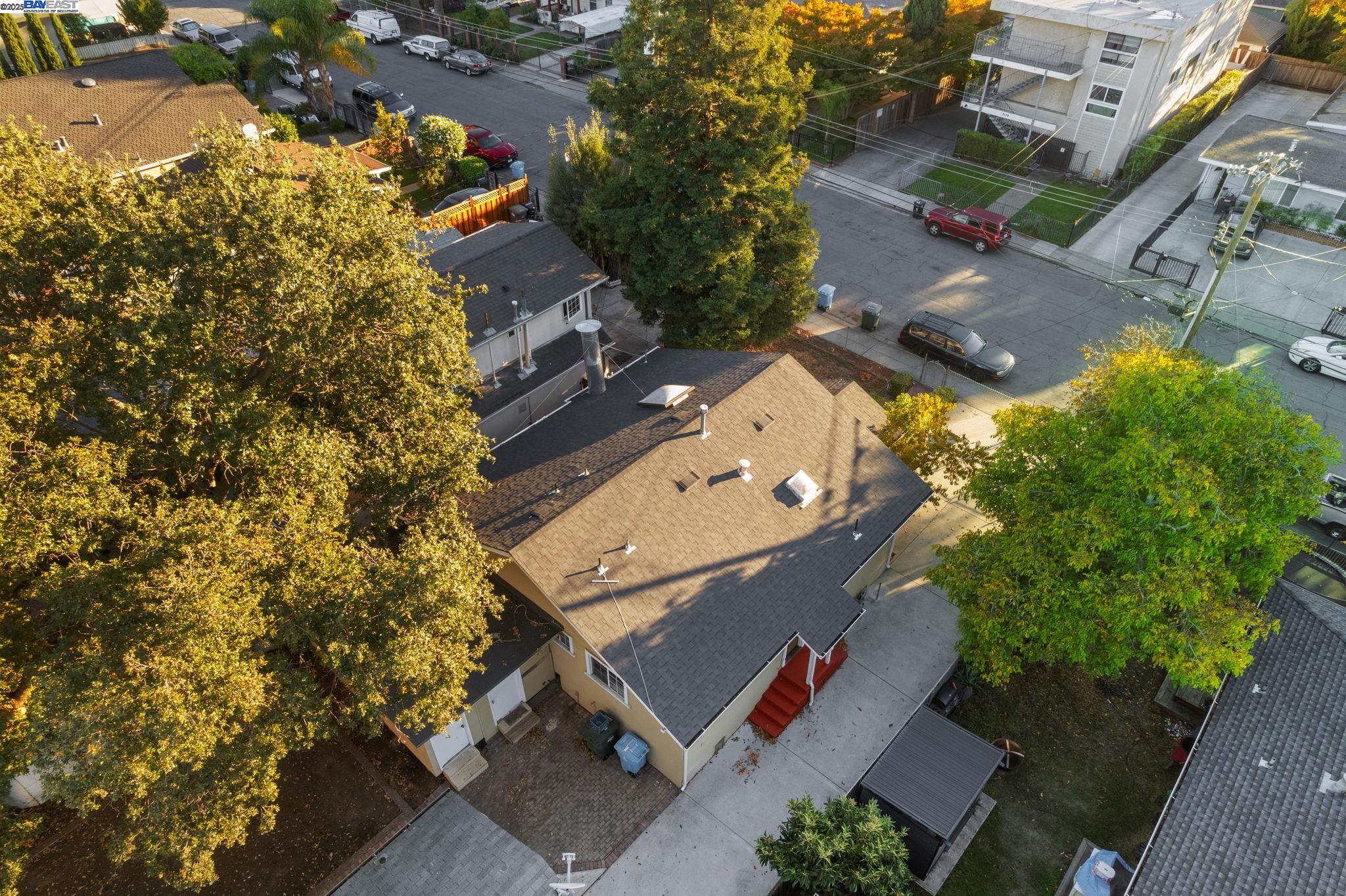 Redwood City, California, 94063, United States, 2 Bedrooms Bedrooms, ,1 BathroomBathrooms,Residential,For Sale,1991020