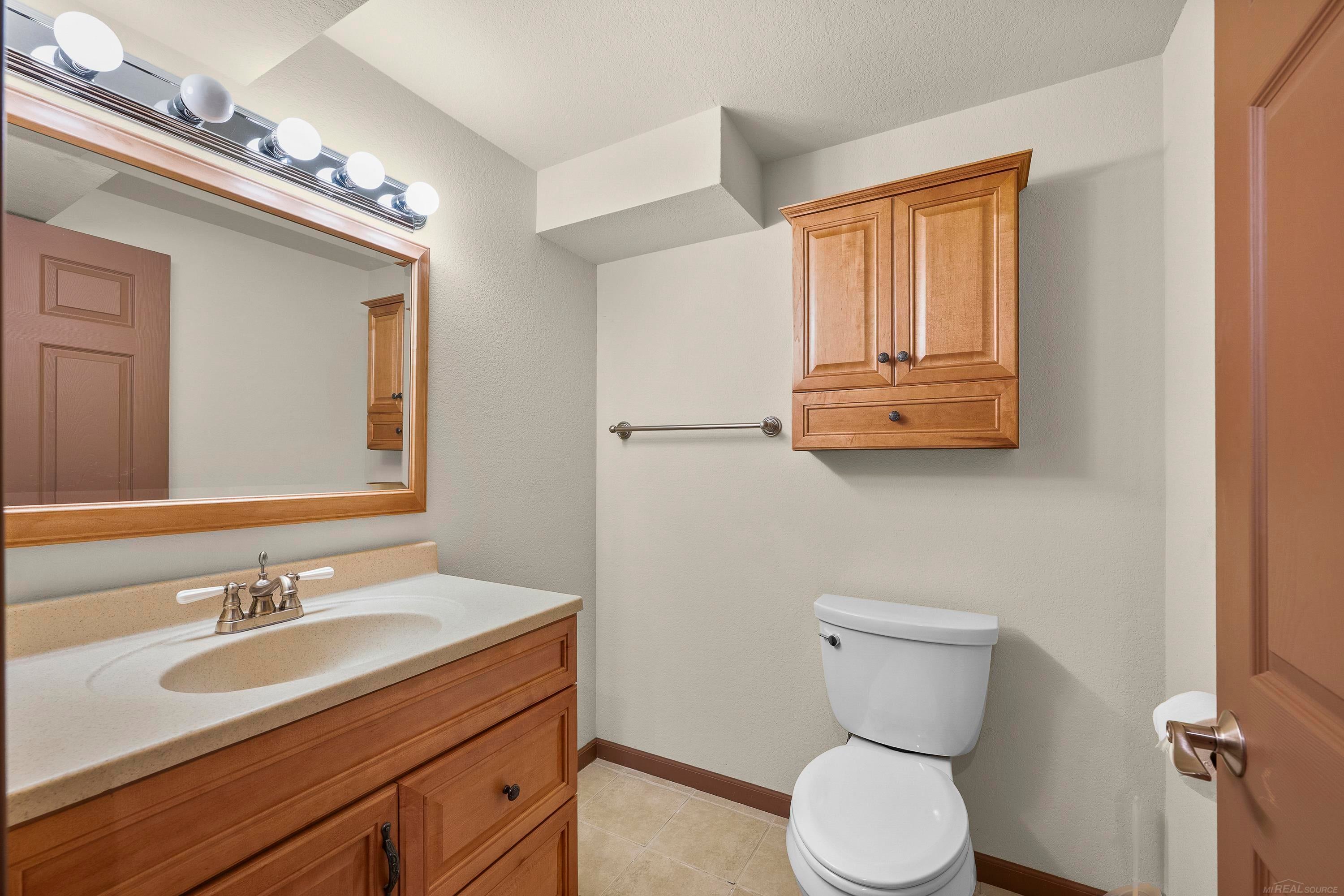 Shelby Twp, Michigan, 48315, United States, 4 Bedrooms Bedrooms, ,4 BathroomsBathrooms,Residential,For Sale,1987428